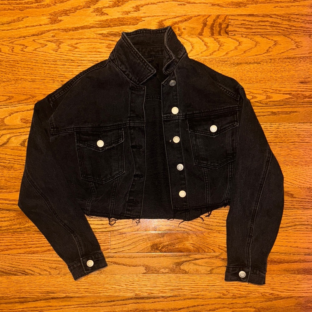Gray cropped denim jacket